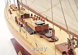 Modèle réduit en bois fait main de voilier britannique ENDEAVOUR 40