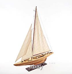 Modèle réduit en bois fait main de voilier britannique ENDEAVOUR 40