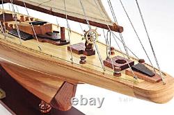 Modèle réduit en bois fait main de voilier britannique ENDEAVOUR 40