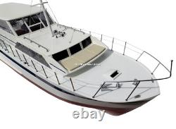 Modèle réduit en bois fait main du Chris Craft Commander 47 RC Convertible 32