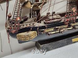Navire de guerre en bois de l'Espagne Vintage Fragata Espanola Année 1780 Modèle de bateau 24x27
