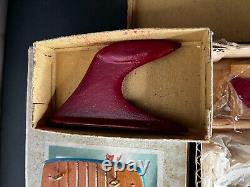 Notre kit de bateau en bois modèle japonais des années 1950 avec Imp Impy 7095 Sailboat vient d'être ouvert.