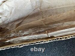 Notre kit de bateau en bois modèle japonais des années 1950 avec Imp Impy 7095 Sailboat vient d'être ouvert.