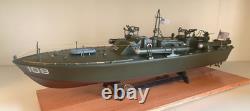 PT-109 DE LA SECONDE GUERRE MONDIALE COMMANDÉ PAR LE LTJG. JOHN KENNEDY - Échelle 1:72 CONSTRUIT PAR UN PROFESSIONNEL AVEC SOCLE EN BOIS