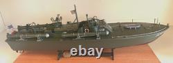 PT-109 DE LA SECONDE GUERRE MONDIALE COMMANDÉ PAR LE LTJG. JOHN KENNEDY - Échelle 1:72 CONSTRUIT PAR UN PROFESSIONNEL AVEC SOCLE EN BOIS