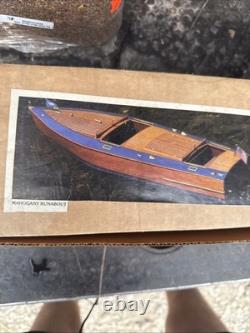 Rare kit de bateau modèle Runabout en acajou de 1940 fabriqué par Cris Craft. Neuf dans sa boîte.