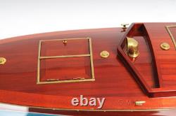 Réplique en bois du modèle de bateau à moteur DIXIE II