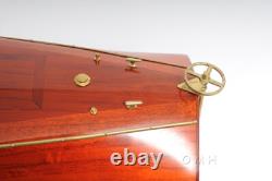 Réplique en bois du modèle de bateau à moteur DIXIE II