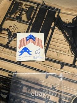 Revell 1-96 Modèle réduit du navire USS Constitution Kit Nouveau Ouvert Vintage 1969