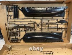 Revell 1-96 Modèle réduit du navire USS Constitution Kit Nouveau Ouvert Vintage 1969