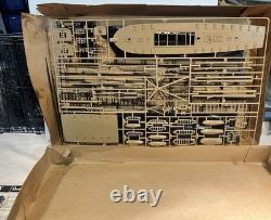 Revell 1-96 Modèle réduit du navire USS Constitution Kit Nouveau Ouvert Vintage 1969