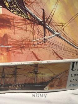 Revell 1-96 Modèle réduit du navire USS Constitution Kit Nouveau Ouvert Vintage 1969