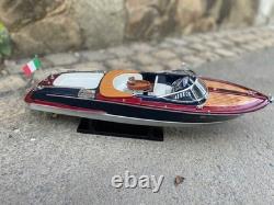 Riva Aquariva Gucci Modèle 20.8 Bleu Foncé ? Modèle Riva Gucci