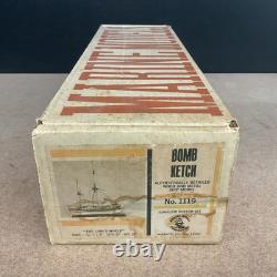 Société de Modèles Marins Vintage Inc. Bomb Ketch Le Petit Lion N° 1119 Kit en Bois