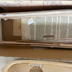 Société de Modèles Marins Vintage Inc. Bomb Ketch Le Petit Lion N° 1119 Kit en Bois
