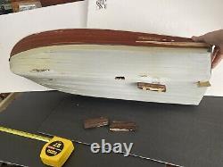 Très grand modèle de bateau Criss Craft de 35 pouces de longueur