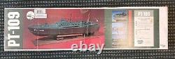 US Navy Pt-109, produit par Dumas Boats Inc, #2362, Kit #1233, Maquette à l'échelle 1/30