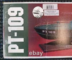 US Navy Pt-109, produit par Dumas Boats Inc, #2362, Kit #1233, Maquette à l'échelle 1/30