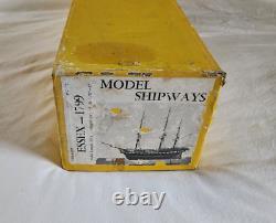 Vintage Modèle Navires Frégate Américaine Essex De Salem 1799 Bois Massif Hull 1/8 Échelle