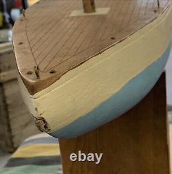 Voilier d'étang de collection des années 1920 chanceux n° 13