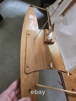 Voilier jouet modèle catamaran en bois à deux coques Seifert Segelboot Cat 1 20 Twin-Hulled