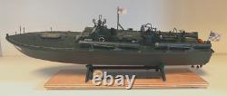 WW2 PT-109 COMMANDÉE PAR LTJG. JOHN KENNEDY - Échelle 1:72 CONSTRUITE PAR UN PROFESSIONNEL AVEC SOCLE EN BOIS