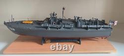 WW2 PT-109 COMMANDÉ PAR LE LTJG. JOHN KENNEDY - Échelle 1/72 CONSTRUIT PAR UN PROFESSIONNEL AVEC SOCLE EN BOIS