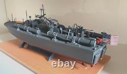 WW2 PT-109 COMMANDÉ PAR LE LTJG. JOHN KENNEDY - Échelle 1/72 CONSTRUIT PAR UN PROFESSIONNEL AVEC SOCLE EN BOIS