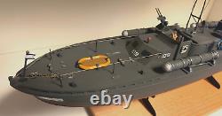 WW2 PT-109 COMMANDÉ PAR LTJG. JOHN KENNEDY - Échelle 164 CONSTRUIT PAR DES PROFESSIONNELS AVEC SOCLE EN BOIS