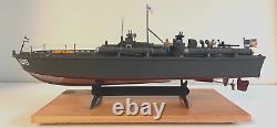 WW2 PT-109 COMMANDÉ PAR LTJG. JOHN KENNEDY - Échelle 164 CONSTRUIT PAR DES PROFESSIONNELS AVEC SOCLE EN BOIS