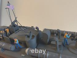 WW2 PT-109 COMMANDÉ PAR LTJG. JOHN KENNEDY - Échelle 164 CONSTRUIT PAR DES PROFESSIONNELS AVEC SOCLE EN BOIS