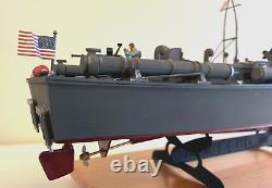 WW2 PT-109 COMMANDÉ PAR LTJG. JOHN KENNEDY - Échelle 164 CONSTRUIT PAR DES PROFESSIONNELS AVEC SOCLE EN BOIS