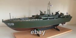 WW2 PT-109 COMMANDÉ PAR LTJG. JOHN KENNEDY - Échelle 164 FABRIQUÉ À LA MAIN AVEC SOCLE EN BOIS