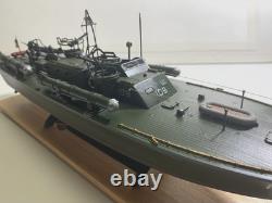 WW2 PT-109 commandé par le lieutenant (j.g.) John Kennedy - échelle 1/72, préassemblé avec base en bois
