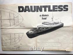 Yacht à moteur intrépide de Dauntless, modèle de bateau Dumas de 50 pouces