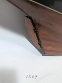 Yacht de bassin vintage antique en bois à restaurer noir 3 pieds